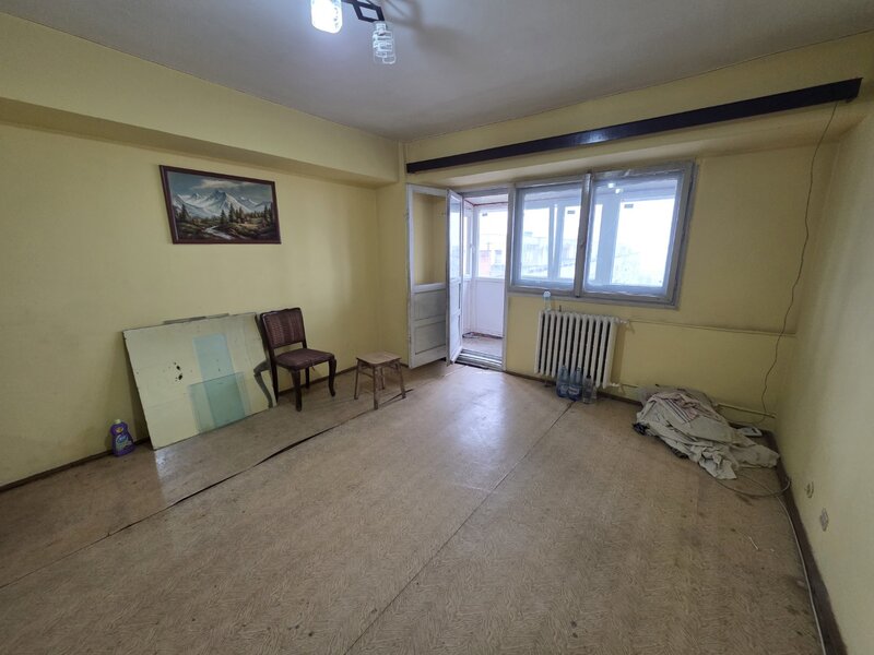 Berceni, pe B-ul Obregia, stradal, bloc reabilitat, pasajul Europa Unita