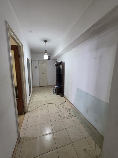 Berceni, pe B-ul Obregia, stradal, bloc reabilitat, pasajul Europa Unita