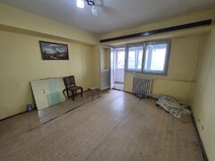 Berceni, pe B-ul Obregia, stradal, bloc reabilitat, pasajul Europa Unita